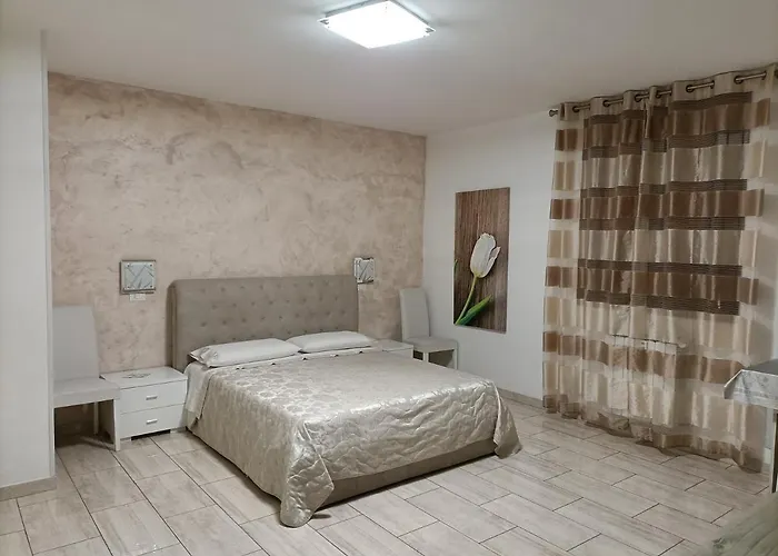 V Torre V Nigrisoli A Porta San VitaleAlbergo